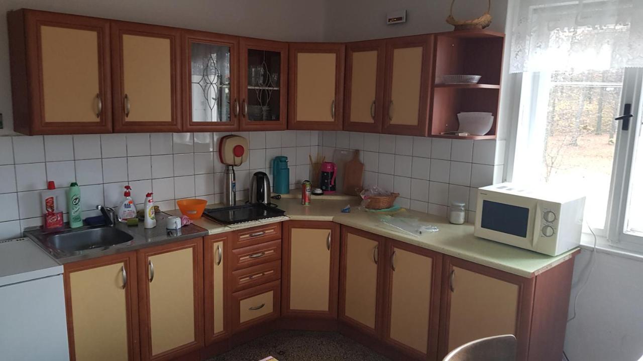 KEMP a stanování na faře Javorník Esterno foto