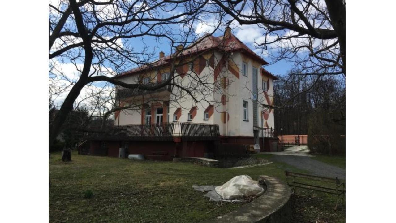 KEMP a stanování na faře Javorník Esterno foto